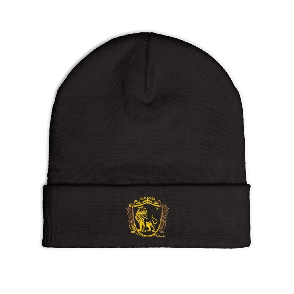 Hat with an embroidered lion