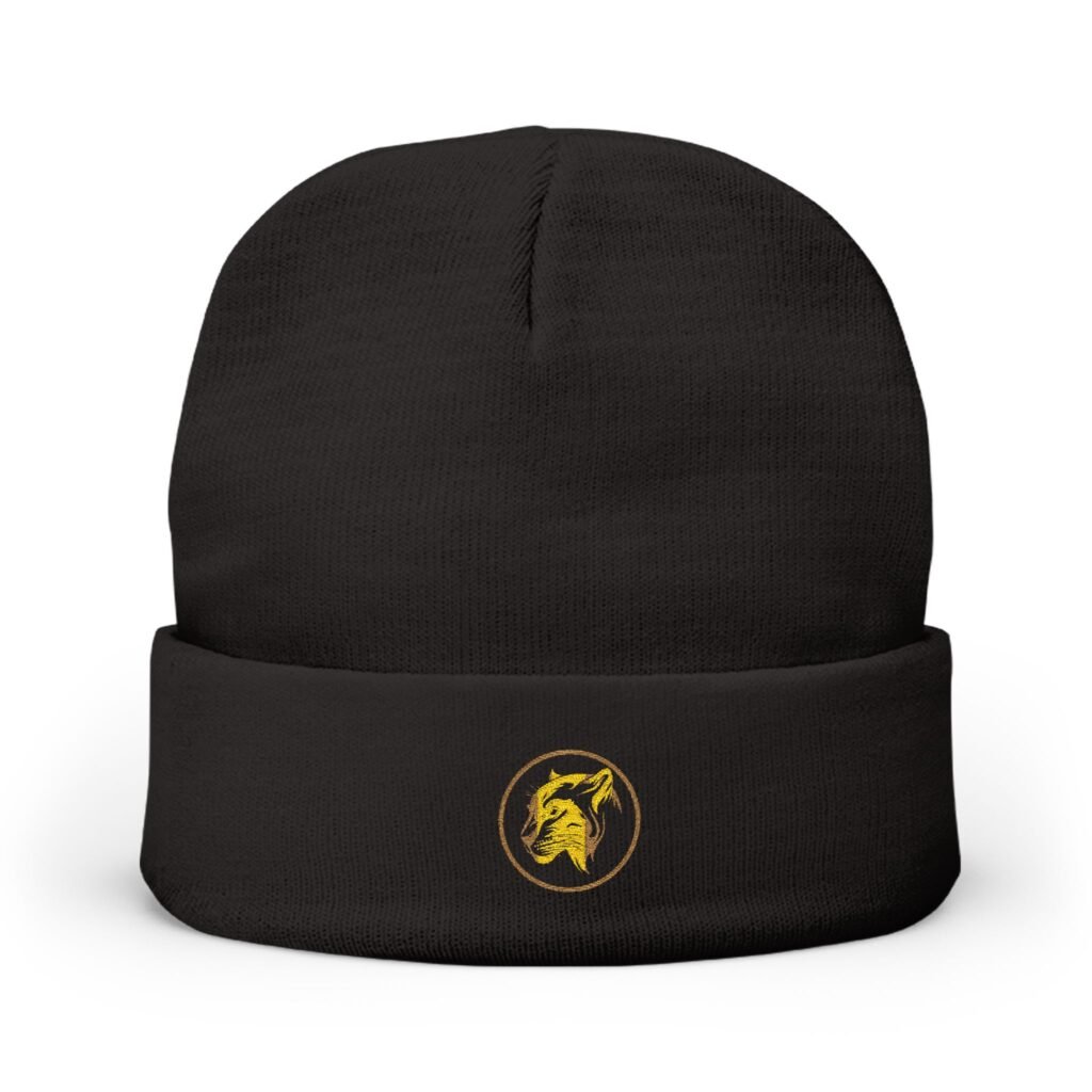 Hat with an embroidered Lioness